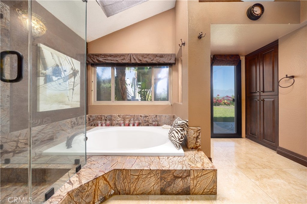 Pomona, California, 91766, United States, 5 Bedrooms Bedrooms, ,5 BathroomsBathrooms,Residential,Active,1989773