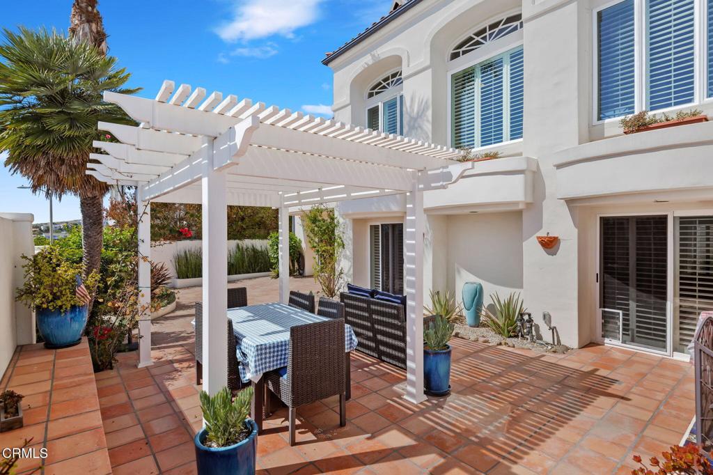 Ventura, California, 93001, United States, ,4 BathroomsBathrooms,Residential,Active,1853317