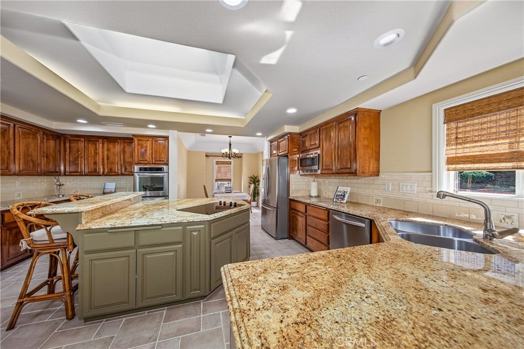 Redlands, California, 92373, United States, 4 Bedrooms Bedrooms, ,4 BathroomsBathrooms,Residential,Active,2022325