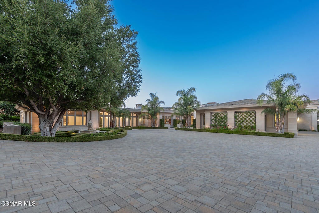 Thousand Oaks, California, 91362, United States, 6 Bedrooms Bedrooms, ,7 BathroomsBathrooms,Residential,Active,2007641