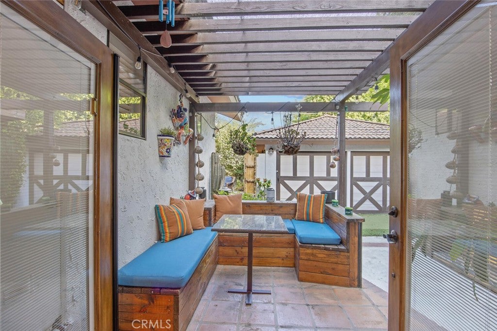 North Hollywood, California, 91602, United States, 4 Bedrooms Bedrooms, ,2 BathroomsBathrooms,Residential,Active,1954309