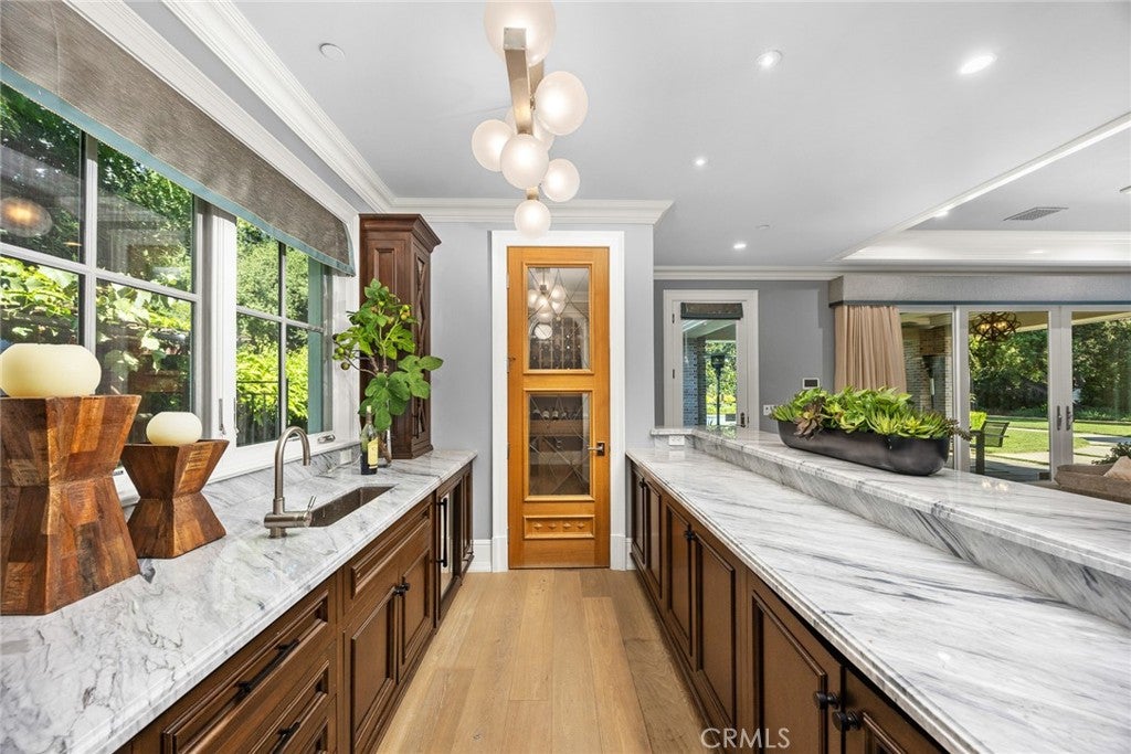 Arcadia, California, 91006, United States, 6 Bedrooms Bedrooms, ,8 BathroomsBathrooms,Residential,Active,1933891