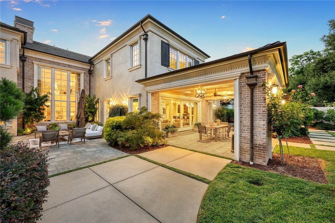 Arcadia, California, 91006, United States, 6 Bedrooms Bedrooms, ,8 BathroomsBathrooms,Residential,Active,1933891