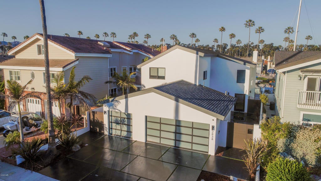 Ventura, California, 93001, United States, 3 Bedrooms Bedrooms, ,3 BathroomsBathrooms,Residential,Contingent,1944076