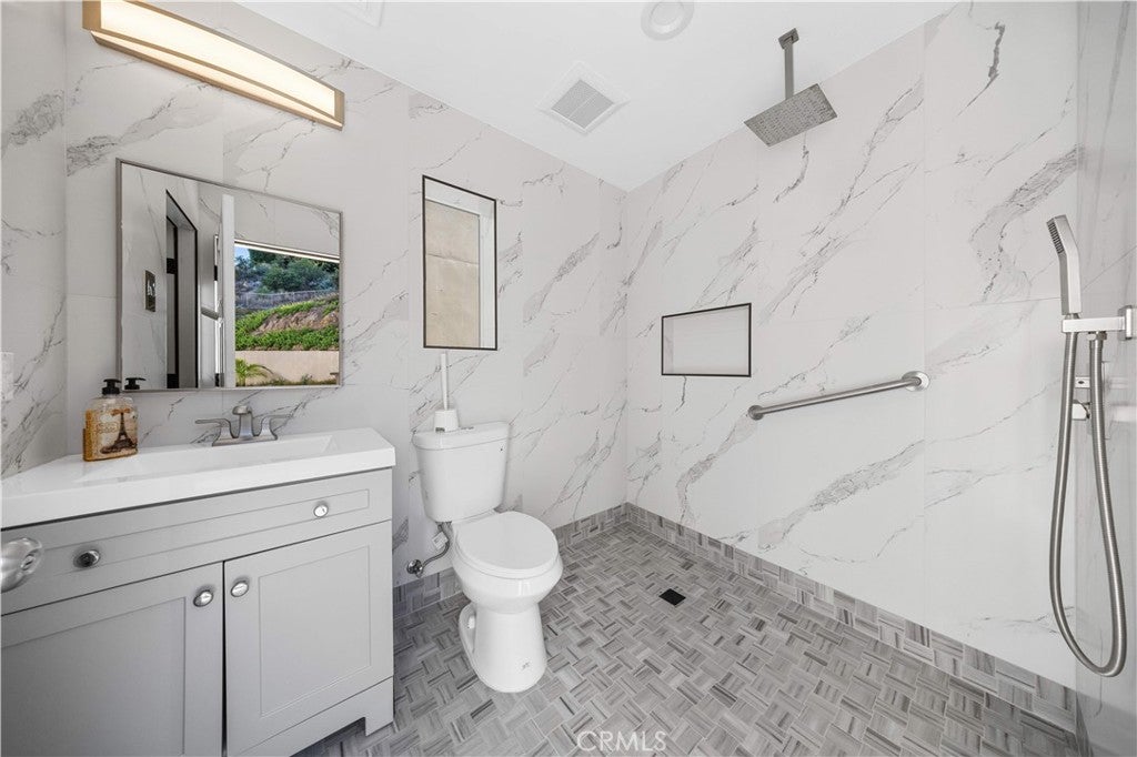 Walnut, California, 91789, United States, 5 Bedrooms Bedrooms, ,7 BathroomsBathrooms,Residential,Active,1903230