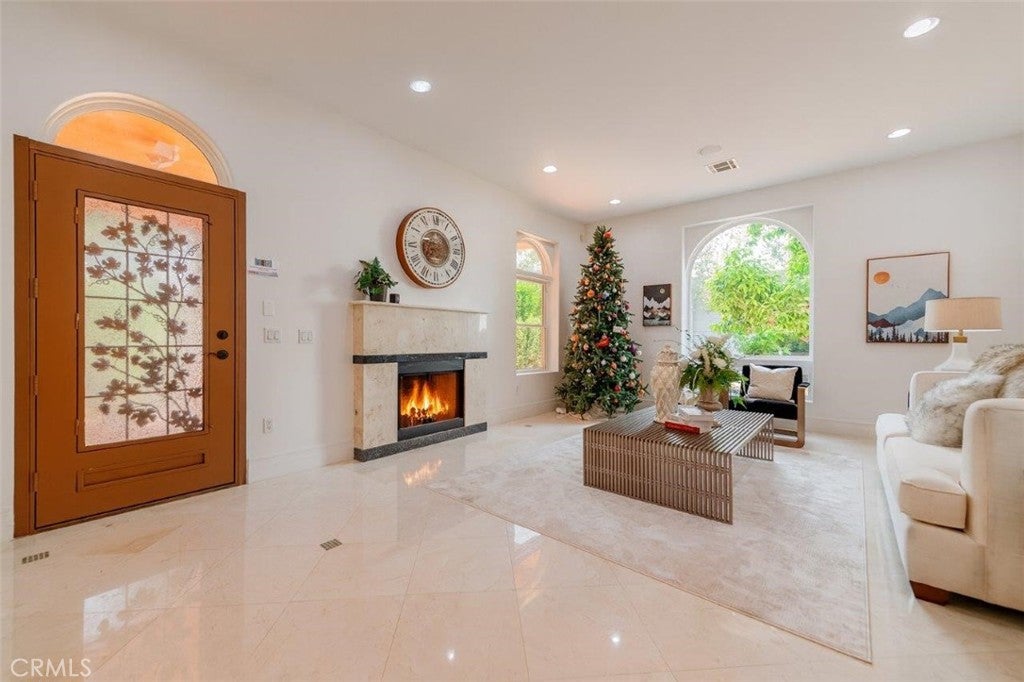 Pasadena, California, 91107, United States, 6 Bedrooms Bedrooms, ,5 BathroomsBathrooms,Residential,Active,1914920