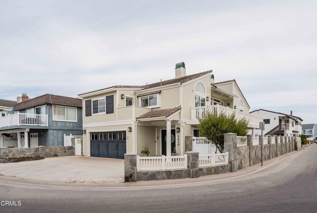 Oxnard, California, 93035, United States, 4 Bedrooms Bedrooms, ,5 BathroomsBathrooms,Residential,Active,1946436