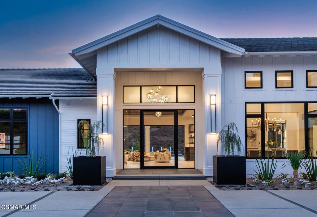 Thousand Oaks, California, 91362, United States, 5 Bedrooms Bedrooms, ,7 BathroomsBathrooms,Residential,Active,1900211