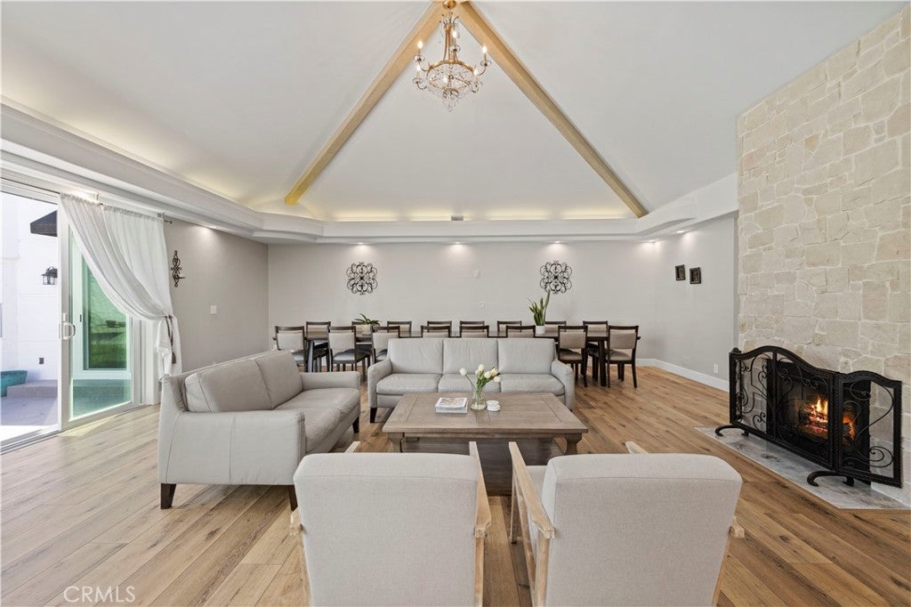 Northridge, California, 91325, United States, 4 Bedrooms Bedrooms, ,4 BathroomsBathrooms,Residential,Active,1936096