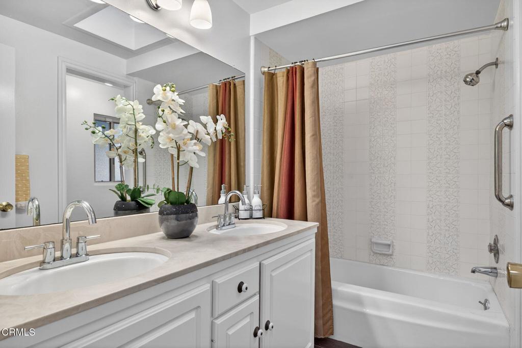 Camarillo, California, 93010, United States, 4 Bedrooms Bedrooms, ,2 BathroomsBathrooms,Residential,Active,2011874