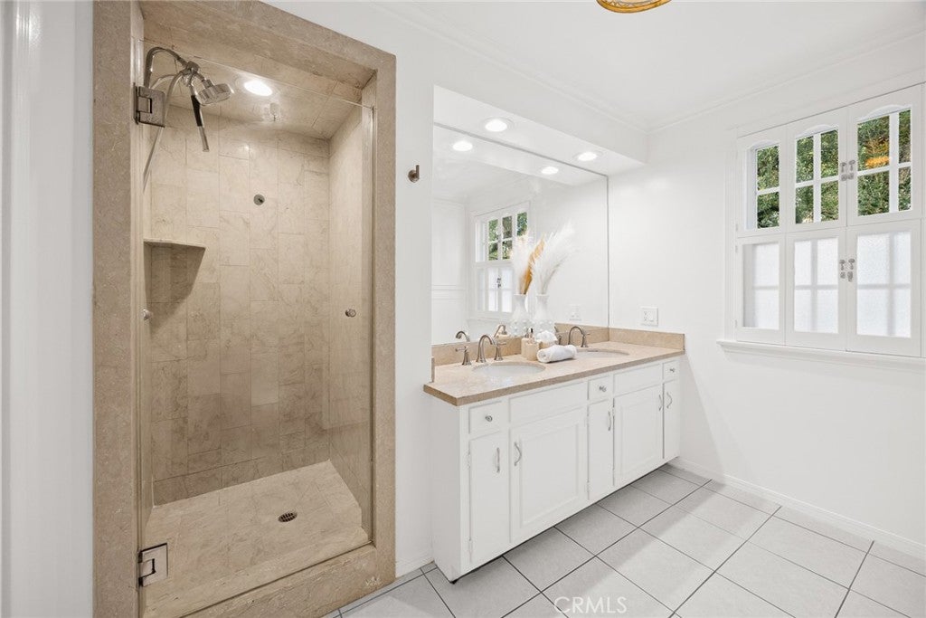 San Marino, California, 91108, United States, 4 Bedrooms Bedrooms, ,3 BathroomsBathrooms,Residential,Active,1993951