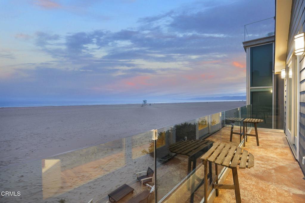 Oxnard, California, 93035, United States, 3 Bedrooms Bedrooms, ,4 BathroomsBathrooms,Residential,Active,1905342