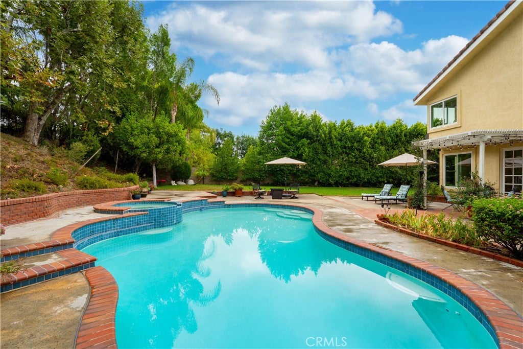 Granada Hills, California, 91344, United States, 5 Bedrooms Bedrooms, ,3 BathroomsBathrooms,Residential,Active,1952998