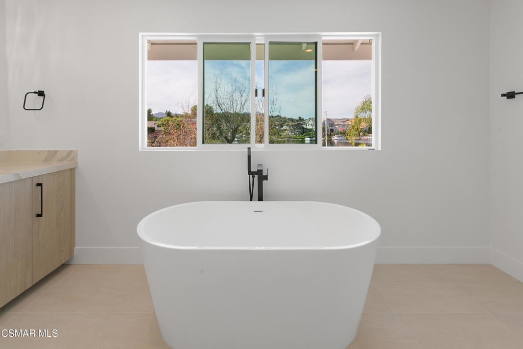 Westlake Village, California, 91361, United States, 3 Bedrooms Bedrooms, ,3 BathroomsBathrooms,Residential,Active,2031761