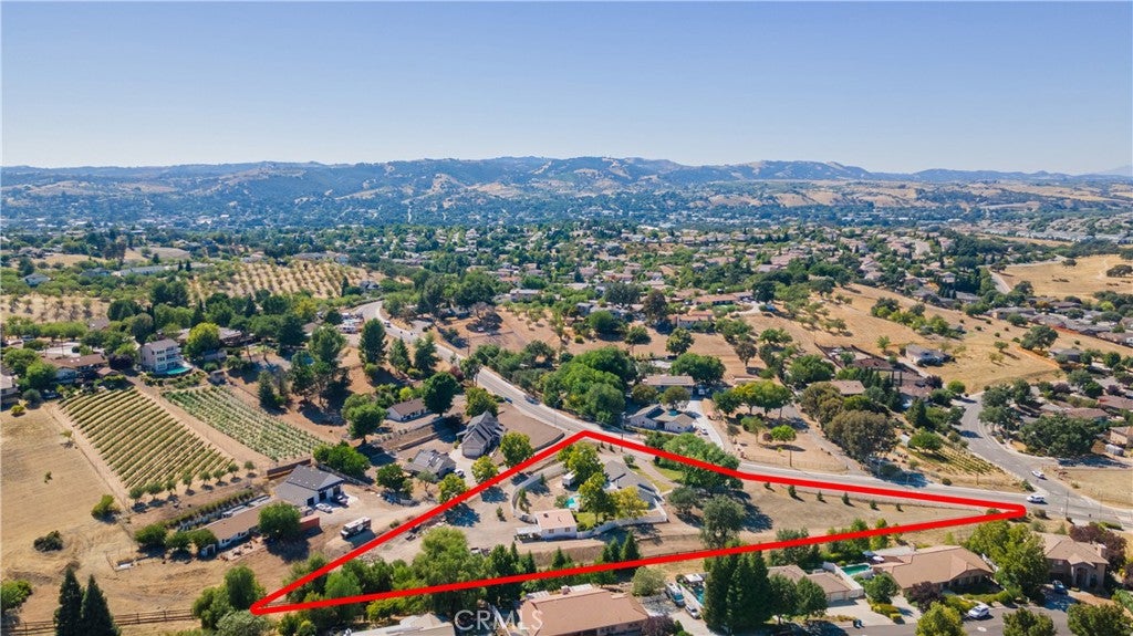 Paso Robles, California, 93446, United States, 4 Bedrooms Bedrooms, ,2 BathroomsBathrooms,Residential,Active,1929671