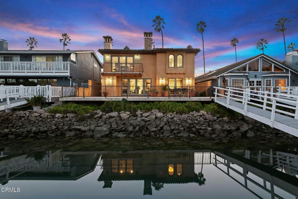 Ventura, California, 93001, United States, 3 Bedrooms Bedrooms, ,4 BathroomsBathrooms,Residential,Active,1756327