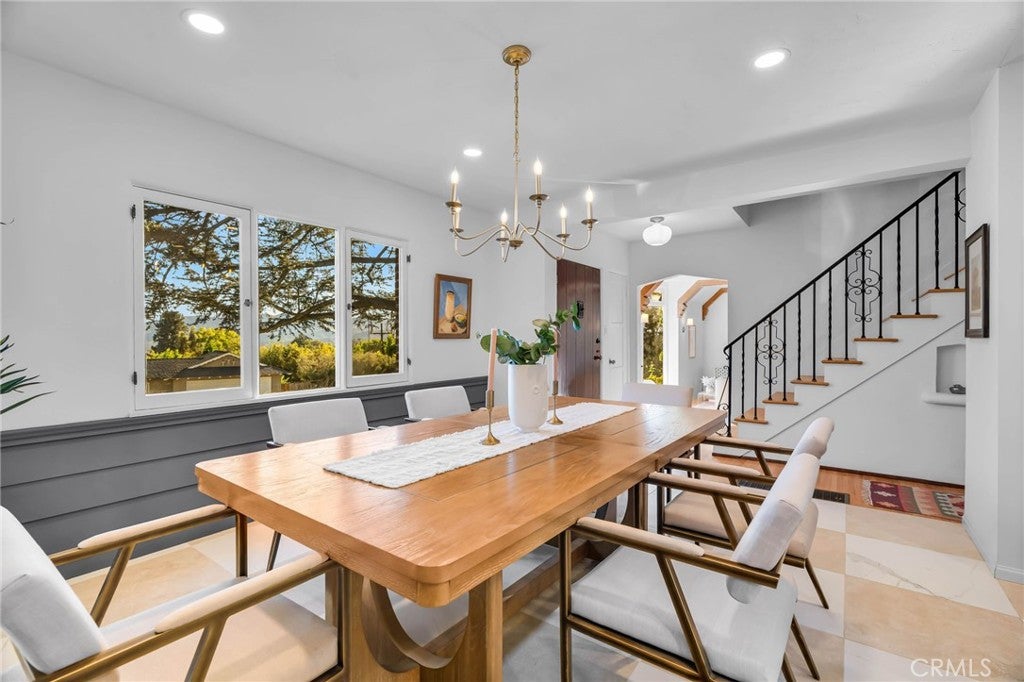 Glendale, California, 91202, United States, 3 Bedrooms Bedrooms, ,3 BathroomsBathrooms,Residential,Active,1967125