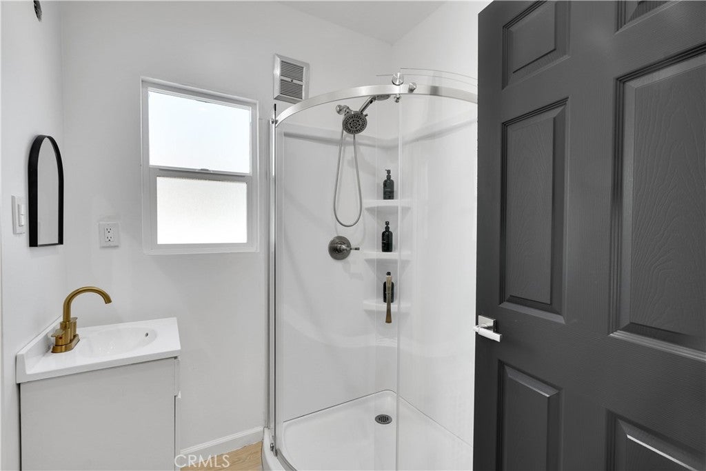 Glendale, California, 91206, United States, 4 Bedrooms Bedrooms, ,3 BathroomsBathrooms,Residential,Active,1963262