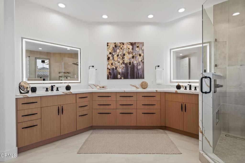 Camarillo, California, 93010, United States, 5 Bedrooms Bedrooms, ,5 BathroomsBathrooms,Residential,Active,1914809