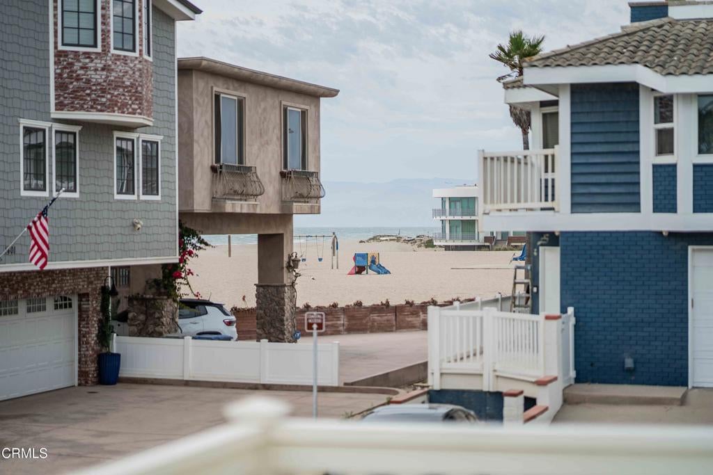 Oxnard, California, 93035, United States, 4 Bedrooms Bedrooms, ,5 BathroomsBathrooms,Residential,Active,1946436