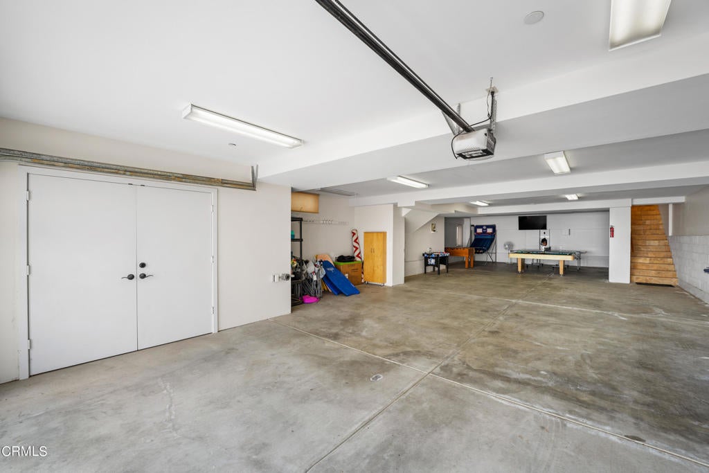 Oxnard, California, 93035, United States, 5 Bedrooms Bedrooms, ,5 BathroomsBathrooms,Residential,Active,1968422