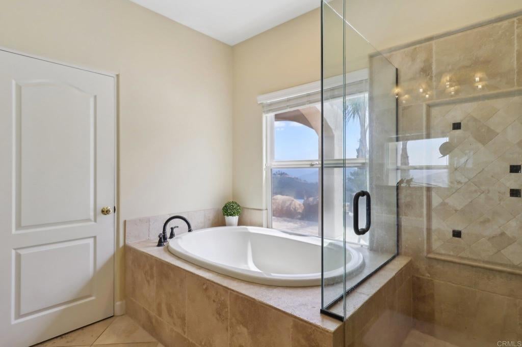 Fallbrook, California, 92028, United States, 3 Bedrooms Bedrooms, ,2 BathroomsBathrooms,Residential,Pending,1929395