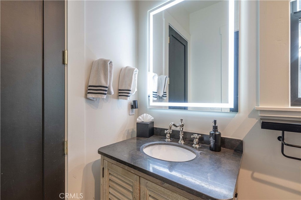 Big Bear City, California, 92314, United States, 5 Bedrooms Bedrooms, ,5 BathroomsBathrooms,Residential,Active,1702356