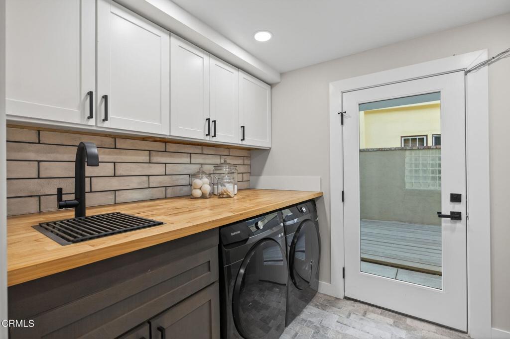 Ventura, California, 93001, United States, 4 Bedrooms Bedrooms, ,3 BathroomsBathrooms,Residential,Active,1926891