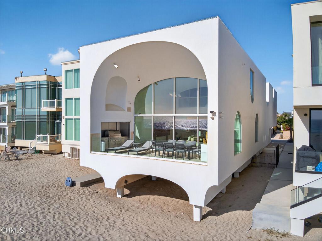 Oxnard, California, 93035, United States, 4 Bedrooms Bedrooms, ,5 BathroomsBathrooms,Residential,Active,1904736