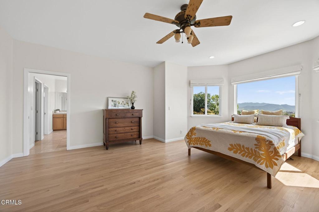 Camarillo, California, 93010, United States, 4 Bedrooms Bedrooms, ,3 BathroomsBathrooms,Residential,Active,2027321