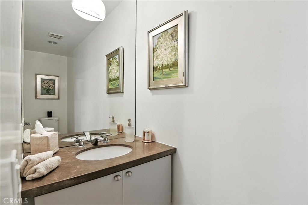 Santa Monica, California, 90405, United States, ,3 BathroomsBathrooms,Residential,Active,1894761