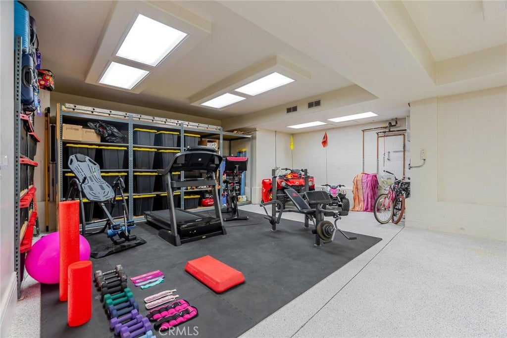 Valencia, California, 91381, United States, 6 Bedrooms Bedrooms, ,11 BathroomsBathrooms,Residential,Active,1959978