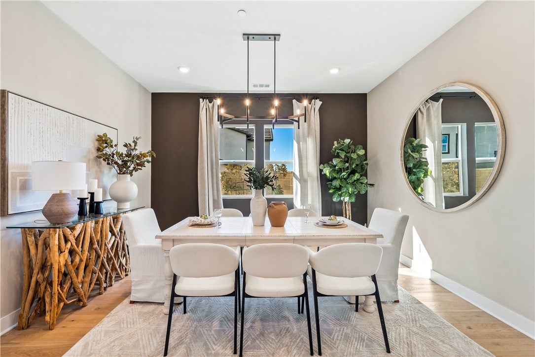 Castaic, California, 91384, United States, 6 Bedrooms Bedrooms, ,6 BathroomsBathrooms,Residential,Active,2006979