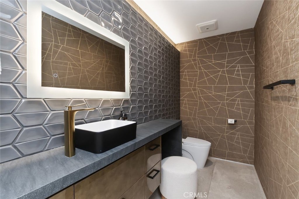 Palm Springs, California, 92264, United States, 4 Bedrooms Bedrooms, ,5 BathroomsBathrooms,Residential,Active,1999334