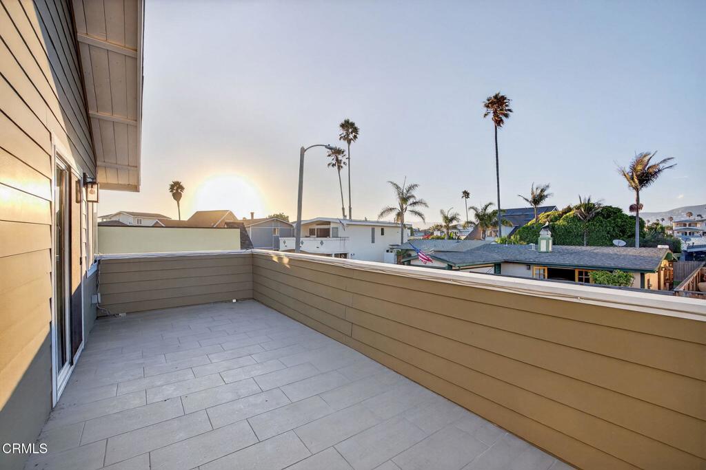 Ventura, California, 93001, United States, 4 Bedrooms Bedrooms, ,3 BathroomsBathrooms,Residential,Active,1926891