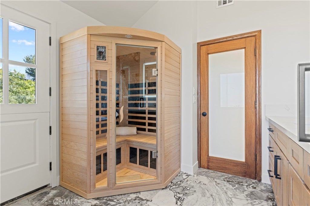 Los Angeles, California, 90046, United States, 3 Bedrooms Bedrooms, ,4 BathroomsBathrooms,Residential,Active,1862862