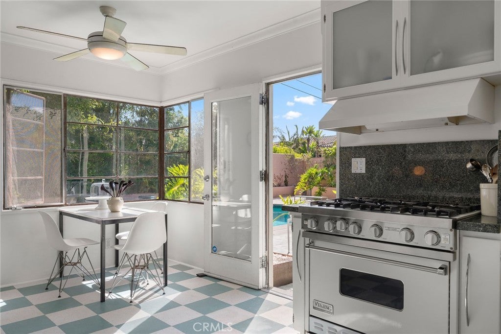 Los Angeles, California, 90027, United States, 3 Bedrooms Bedrooms, ,2 BathroomsBathrooms,Residential,Active,1953705