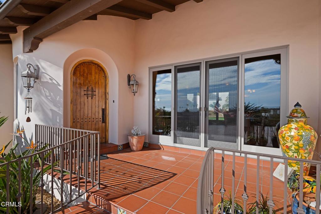 Ventura, California, 93001, United States, 3 Bedrooms Bedrooms, ,4 BathroomsBathrooms,Residential,Active,1748186