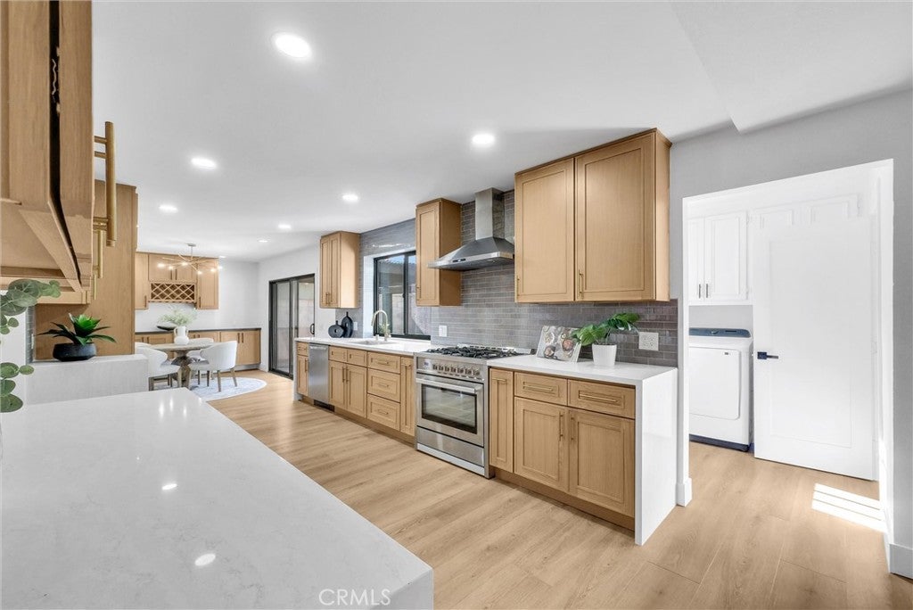 Huntington Beach, California, 92646, United States, 4 Bedrooms Bedrooms, ,3 BathroomsBathrooms,Residential,Active,1998762