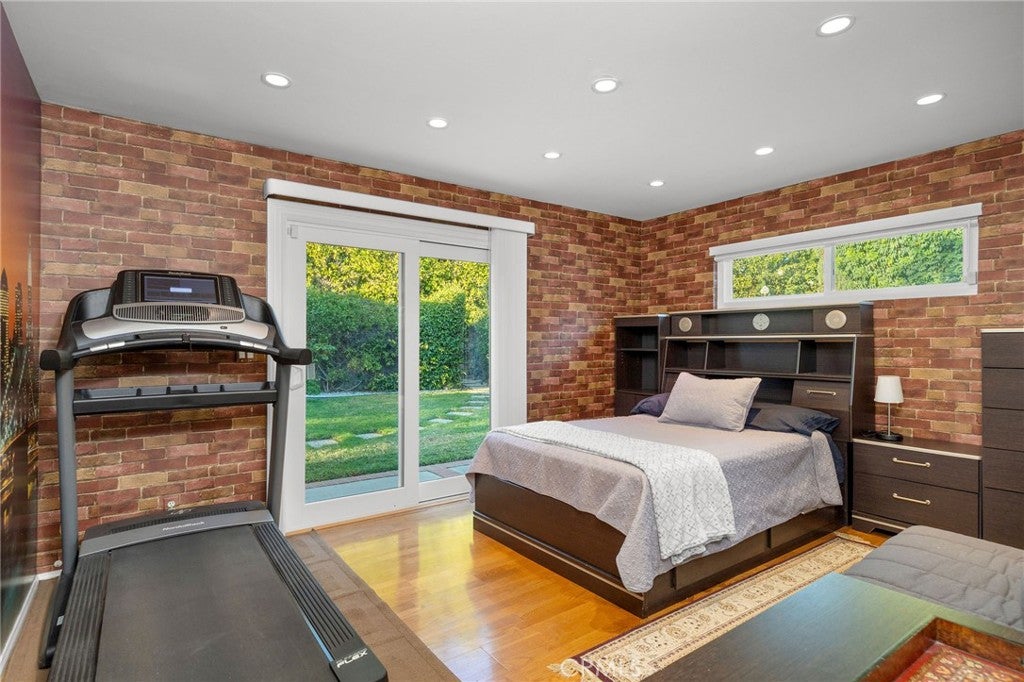 Chatsworth, California, 91311, United States, 4 Bedrooms Bedrooms, ,3 BathroomsBathrooms,Residential,Active,2006764