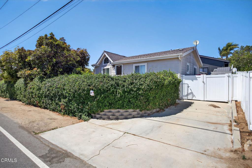 Camarillo, California, 93010, United States, 5 Bedrooms Bedrooms, ,5 BathroomsBathrooms,Residential,Active,1914579
