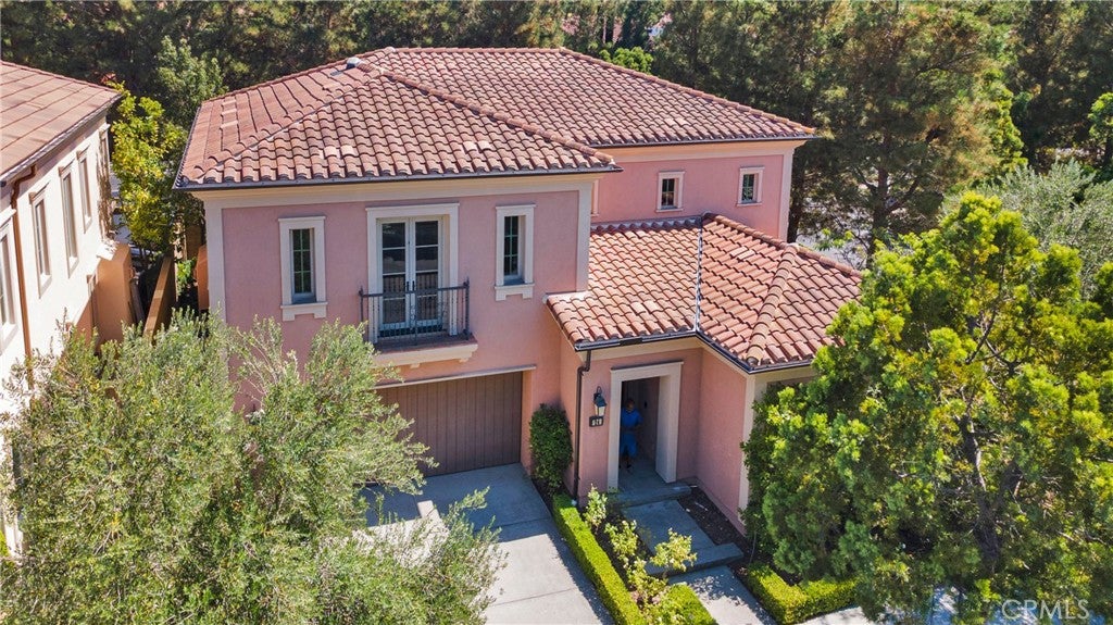 Irvine, California, 92618, United States, 4 Bedrooms Bedrooms, ,4 BathroomsBathrooms,Residential,Pending,1986913