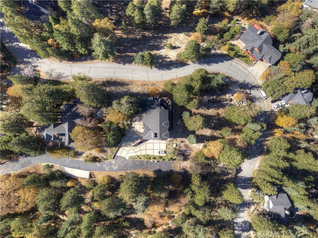 Lake Arrowhead, California, 92352, United States, 4 Bedrooms Bedrooms, ,3 BathroomsBathrooms,Residential,Active,1998581