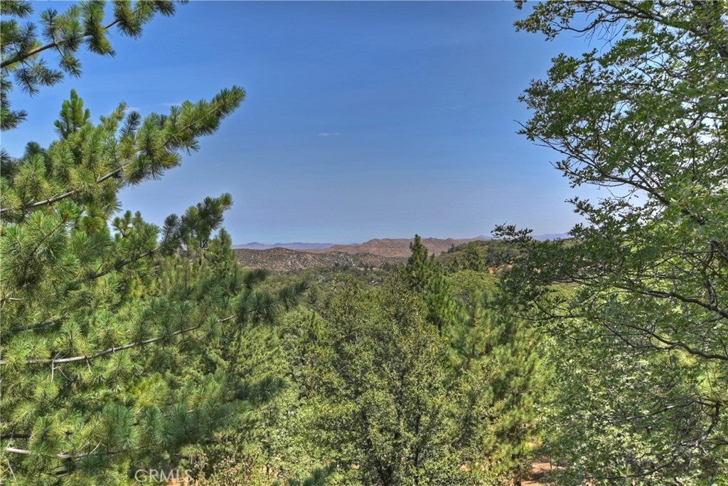 Lake Arrowhead, California, 92352, United States, 4 Bedrooms Bedrooms, ,5 BathroomsBathrooms,Residential,Active,1897983