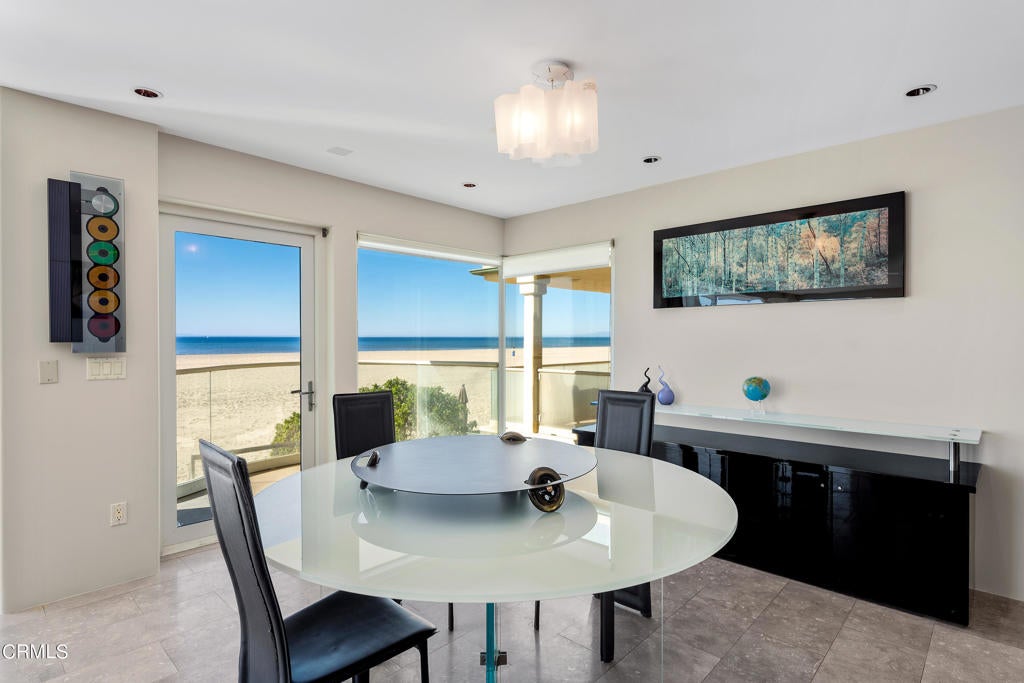 Oxnard, California, 93035, United States, 4 Bedrooms Bedrooms, ,5 BathroomsBathrooms,Residential,Active,1953419