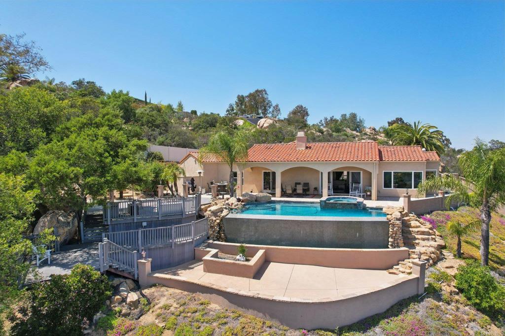 Fallbrook, California, 92028, United States, 3 Bedrooms Bedrooms, ,2 BathroomsBathrooms,Residential,Pending,1929395