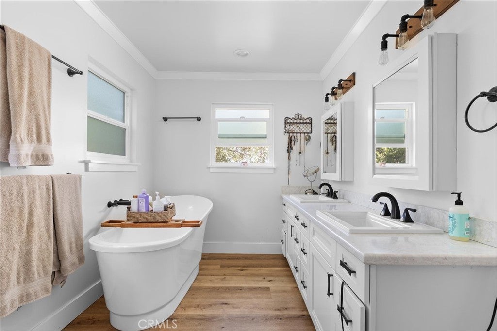 Atascadero, California, 93422, United States, 4 Bedrooms Bedrooms, ,2 BathroomsBathrooms,Residential,Active,1913985