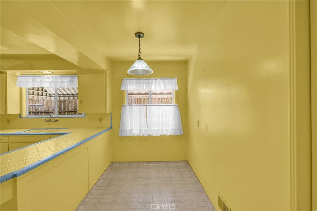 Los Angeles, California, 90039, United States, 4 Bedrooms Bedrooms, ,3 BathroomsBathrooms,Residential,Active,1892396