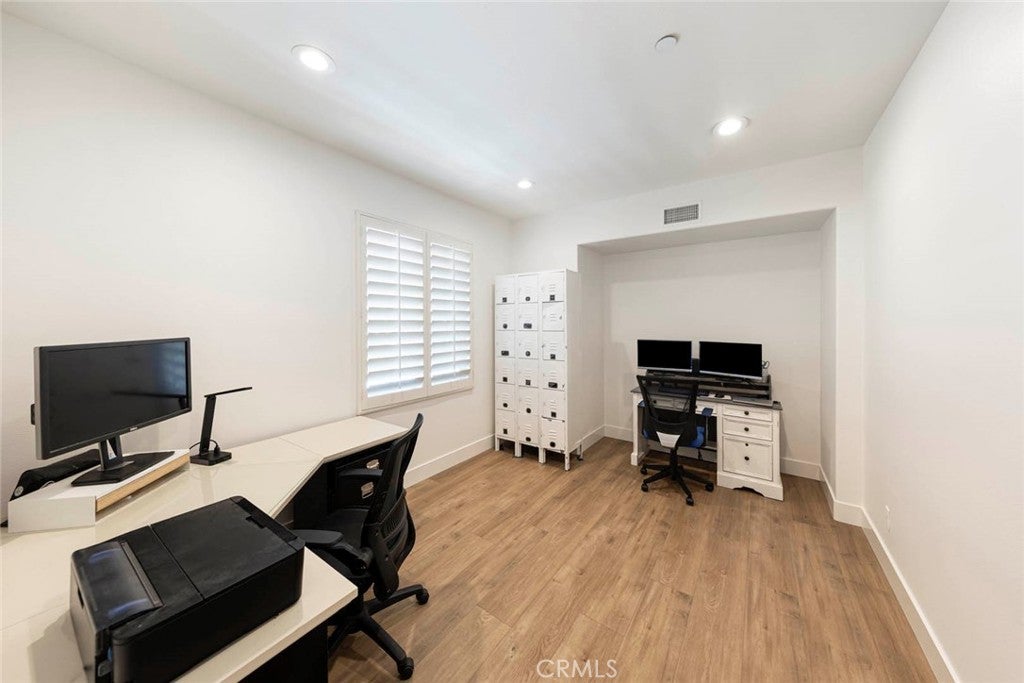 San Clemente, California, 92673, United States, 6 Bedrooms Bedrooms, ,5 BathroomsBathrooms,Residential,Active,1922275