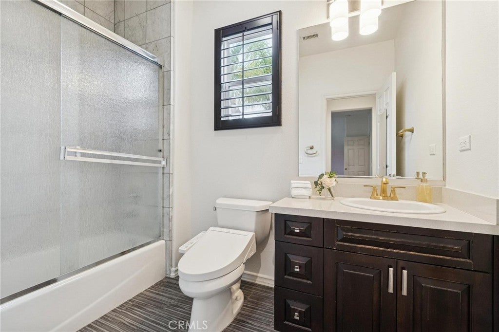 Valencia, California, 91354, United States, 6 Bedrooms Bedrooms, ,6 BathroomsBathrooms,Residential,Active,2008301